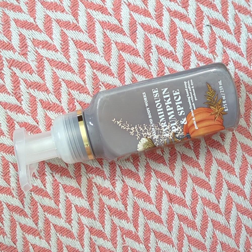 BBW Bath and Body Works Gentle Foaming Hand Soap NWT Farmhouse Pumpkin and Spice